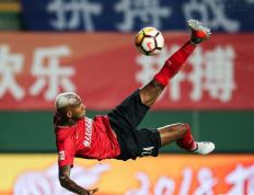  足协杯决赛开战 